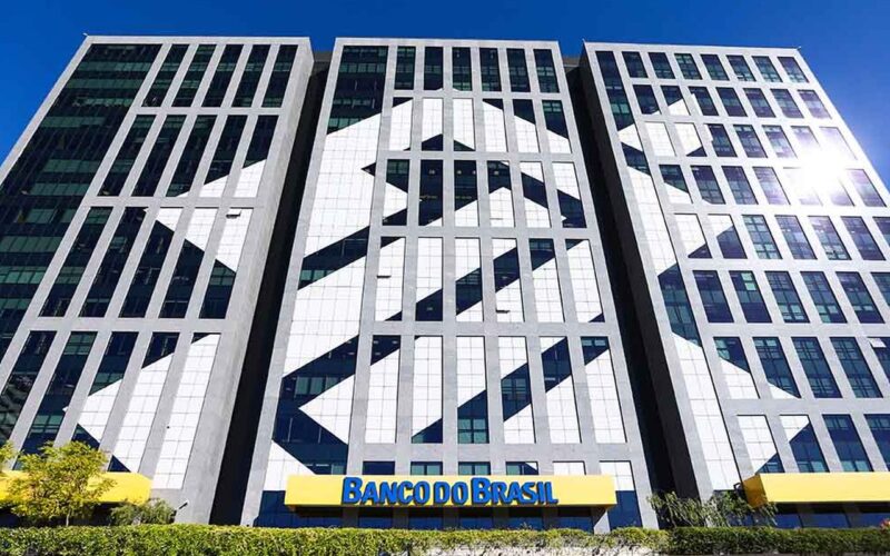 BB tem lucro de R$ 11,2 bi no primeiro semestre, queda de 40,7%