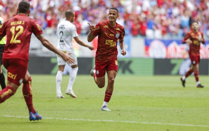 Bahia derrota Santos e ganha força na luta por vaga na Libertadores