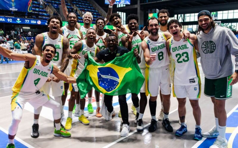 Brasil decide Copa América de basquete masculino contra Argentina