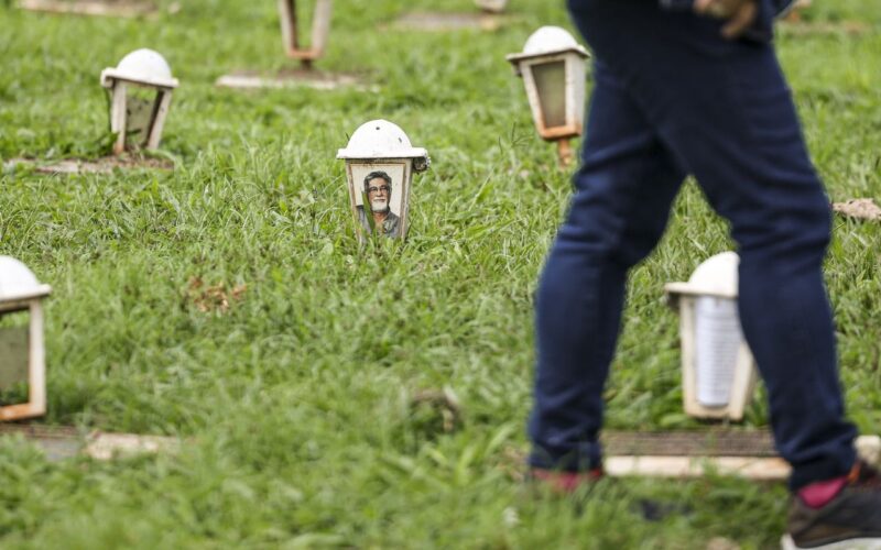 Brasileiros não resgatam de R$ 10 mil a R$ 50 mil de parentes mortos