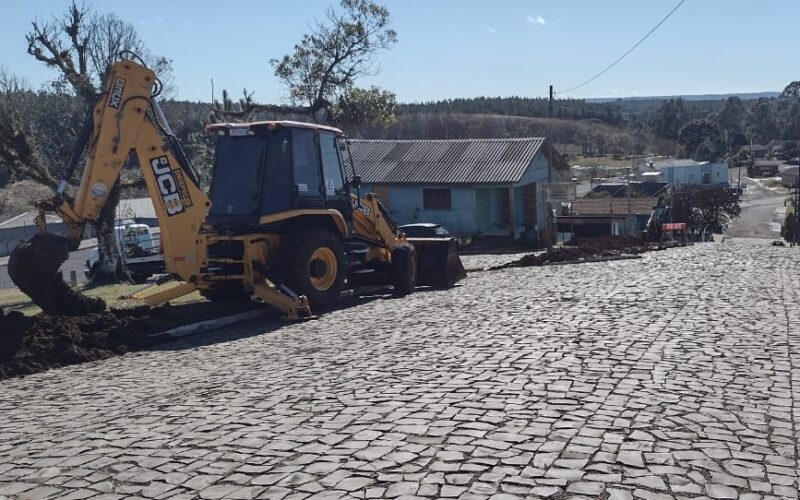 CASAN reforça abastecimento no Centro de Calmon