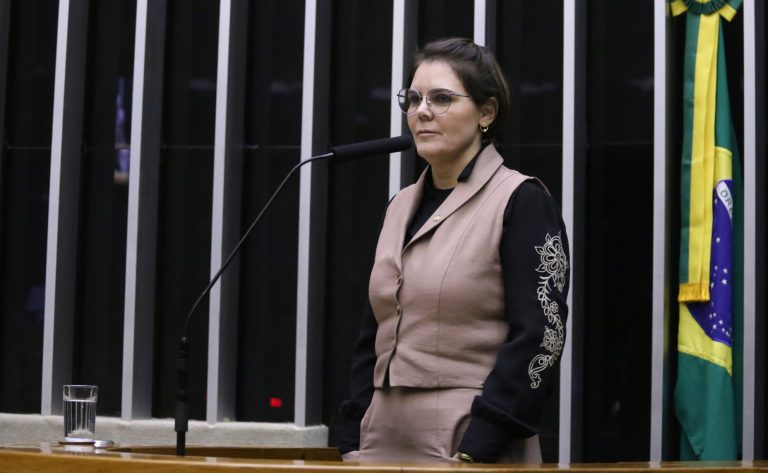 Câmara aprova projeto que inclui crime de assédio sexual no Código Penal Militar - Notícias