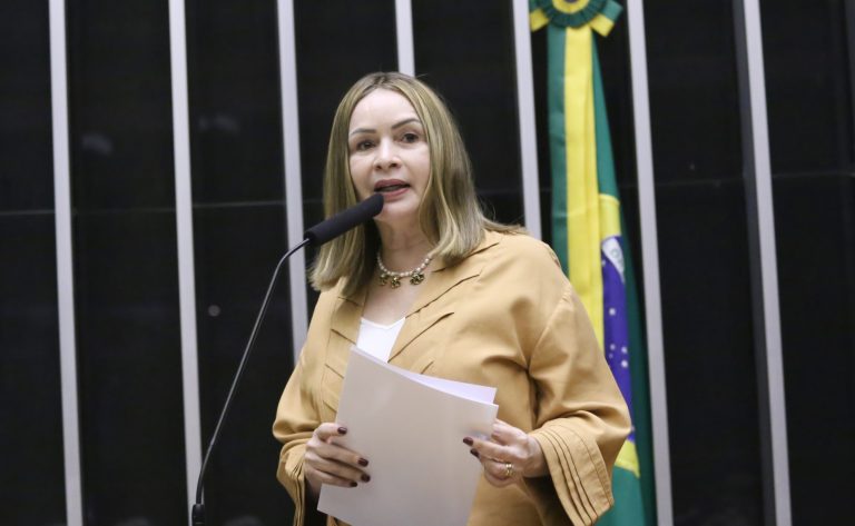 Câmara aprova projeto que libera pagamentos congelados a servidores em razão da pandemia - Notícias