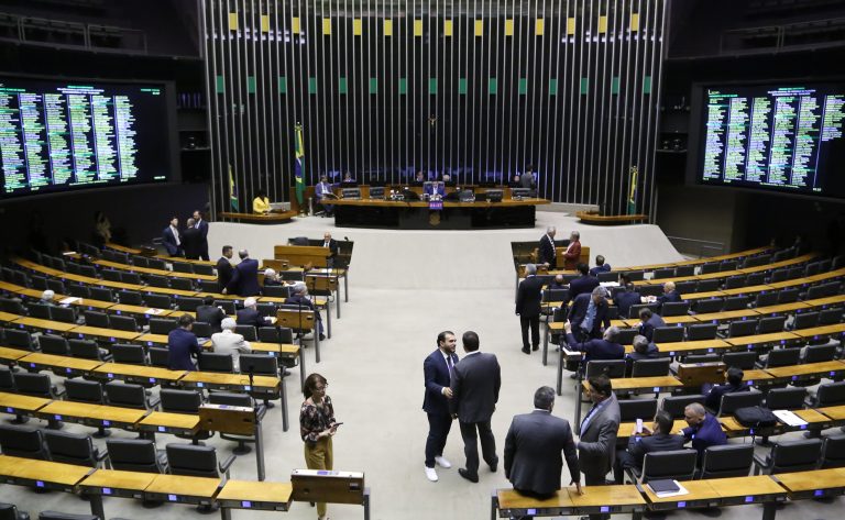 Câmara aprova projeto que obriga votação não presencial em eleição de organização esportiva - Notícias