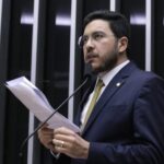 Câmara aprova projeto sobre proteção de crianças em ambientes digitais – Notícias