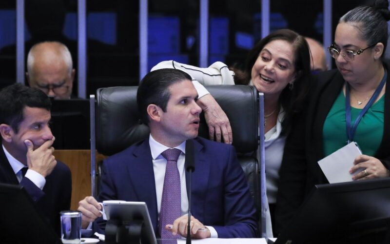 Câmara aprova urgência para isenção do IR de quem ganha até R$ 5 mil