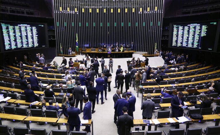 Câmara pode votar PEC das Prerrogativas nesta quarta-feira - Notícias
