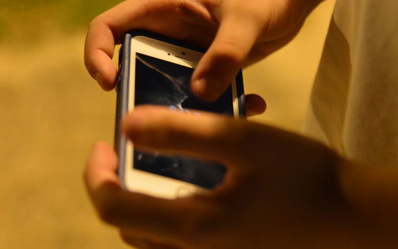 Caminhos da Reportagem mostra perigos para jovens na internet