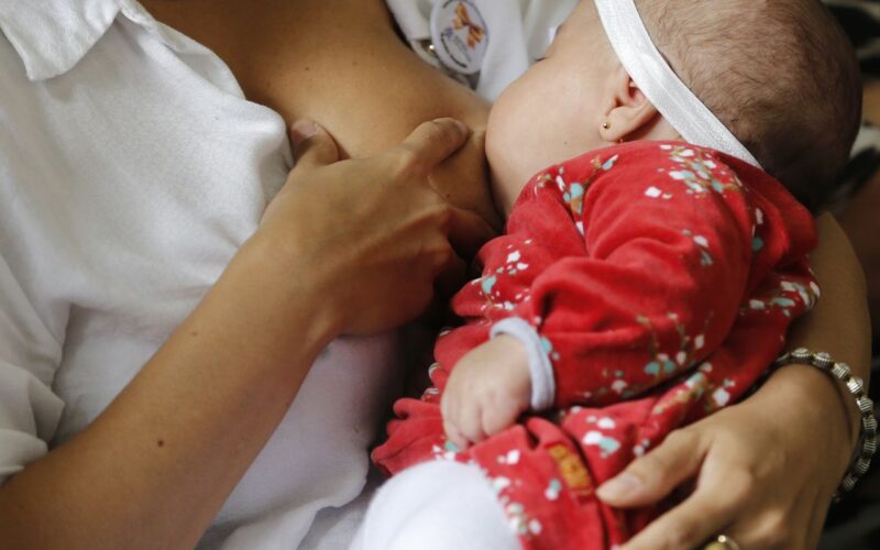 Campanha Mundial de Amamentação promove a preservação da vida