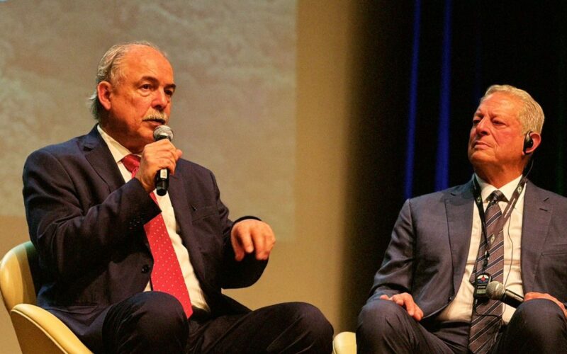 Clima é maior desafio que humanidade já enfrentou, diz Al Gore