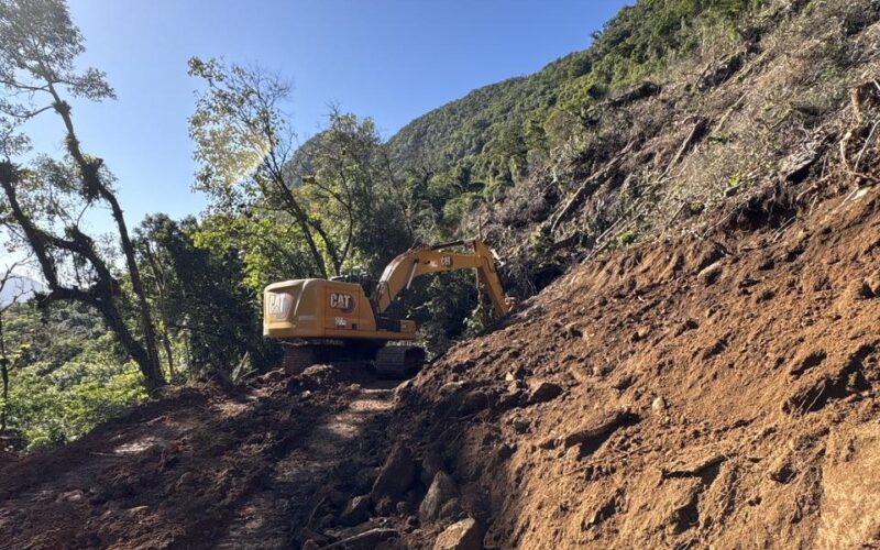 Começa a fase de terraplanagem nas obras das áreas de escape da Serra Dona Francisca