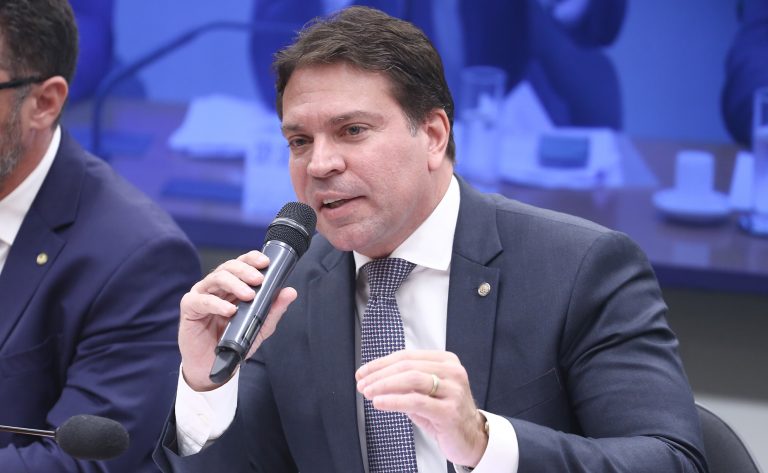 Comissão aprova equiparação de atos de milícias e organizações criminosas a terrorismo - Notícias