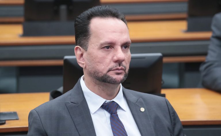 Comissão aprova isenção de tarifas bancárias para contas de convênios com municípios - Notícias