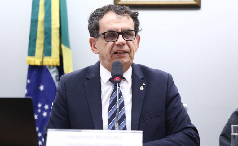 Comissão aprova maior liberdade para servidor decidir como compor margem consignável - Notícias