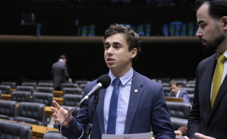 Comissão aprova medidas contra erotização precoce nas escolas - Notícias