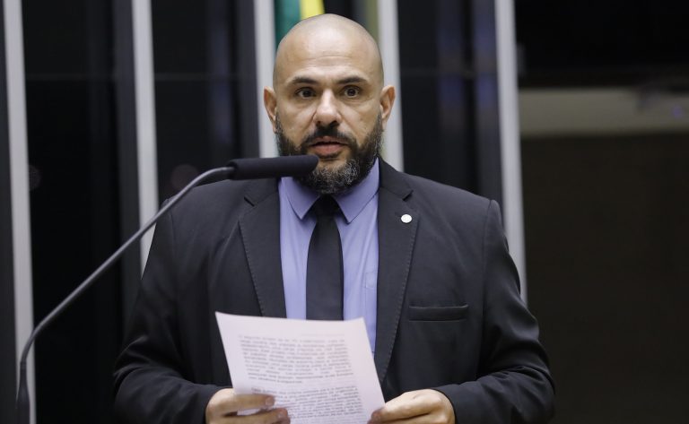 Comissão aprova penas mais duras para militares que agredirem subordinados - Notícias