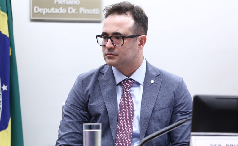 Comissão aprova permissão para entrada de animais domésticos em hospitais para visitar pacientes - Notícias