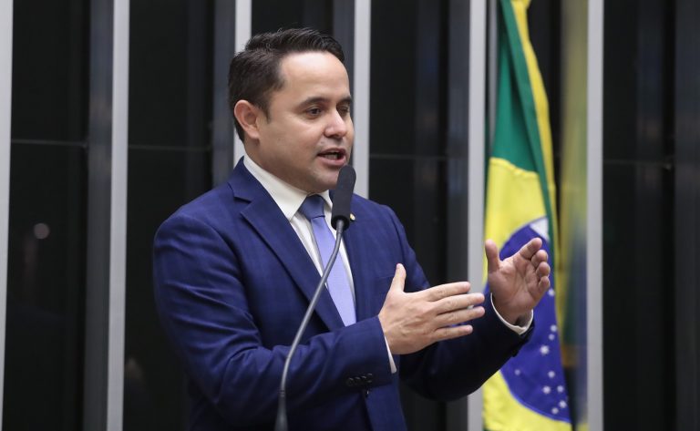 Comissão aprova previsão de incentivo à capacitação de agricultor para uso de máquinas - Notícias