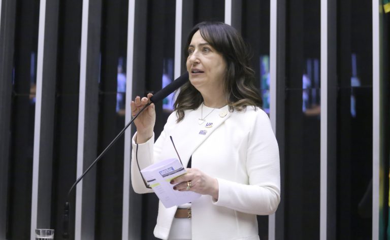 Comissão aprova prioridade no atendimento psicológico no SUS para criança e adolecente vítima de crime sexual - Notícias