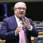 Comissão aprova proibição de coleiras que causam dor ou choque em animais – Notícias