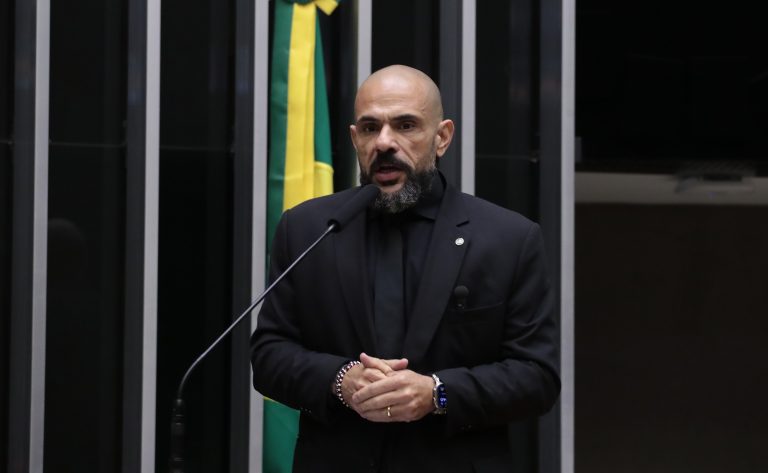 Comissão aprova projeto de anistia a aprovados em concurso dos bombeiros no RJ em 2002 - Notícias
