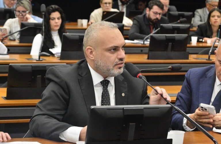 Comissão aprova projeto que exige divulgação detalhada sobre destino das multas de trânsito - Notícias