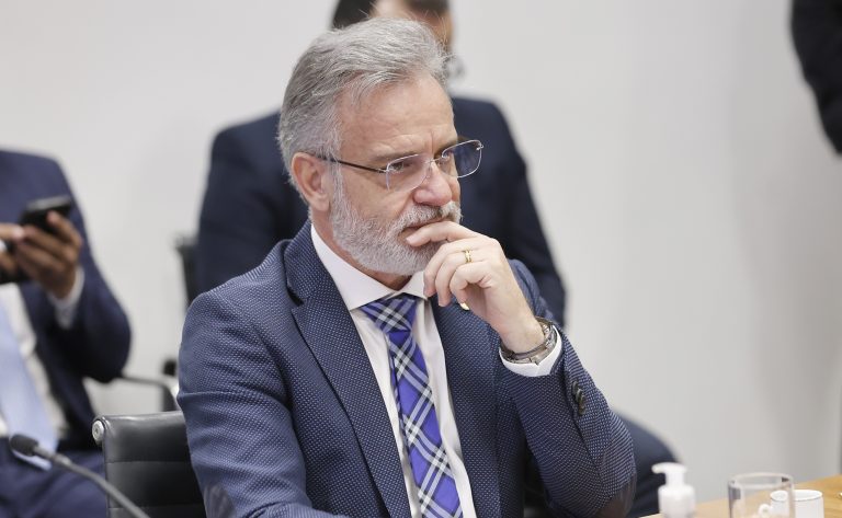 Comissão aprova projeto que facilita socorro a vítimas e liberação da via após acidente de trânsito - Notícias