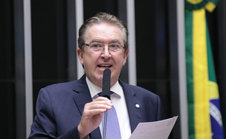 Comissão aprova projeto que prevê entrega de material informativo às mães de bebês com deficiência - Notícias