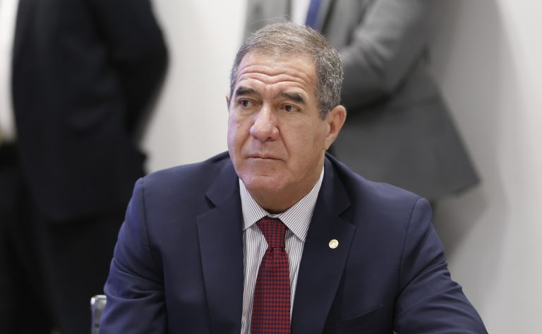 Comissão aprova projeto que reduz custos de desativação de instalações petrolíferas - Notícias