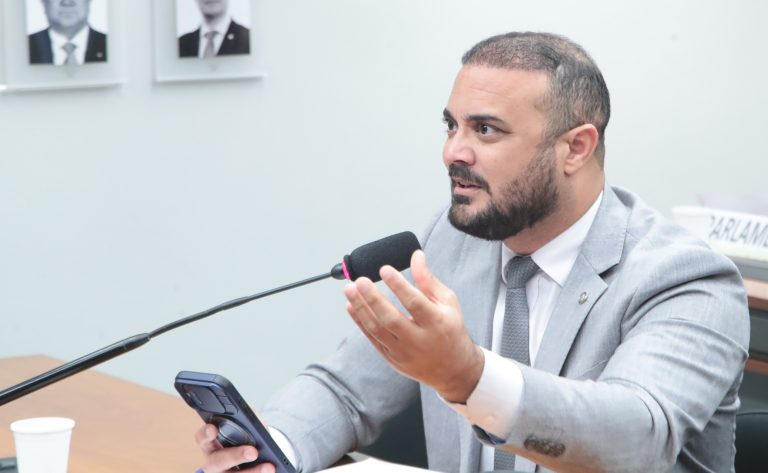 Comissão aprova projeto que torna crime o assédio moral praticado no meio militar - Notícias