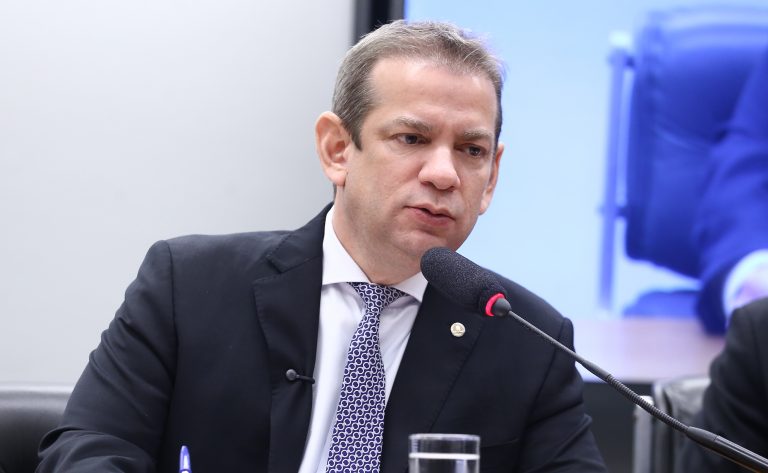 Comissão aprova proposta de isenção do Imposto de Renda a idoso com comorbidade - Notícias