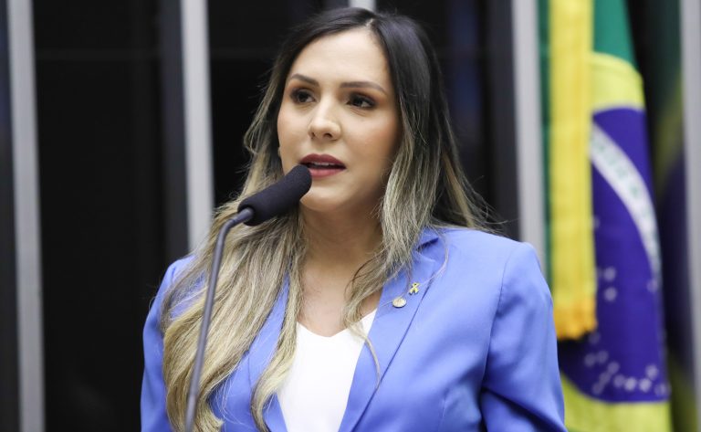 Comissão aprova selo para empresas com boas práticas voltadas a pessoas com autismo e TDAH - Notícias