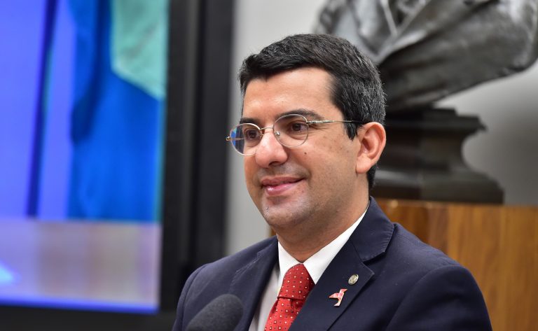 Comissão aprova vacinação de animais domésticos contra doenças transmissíveis a humanos - Notícias