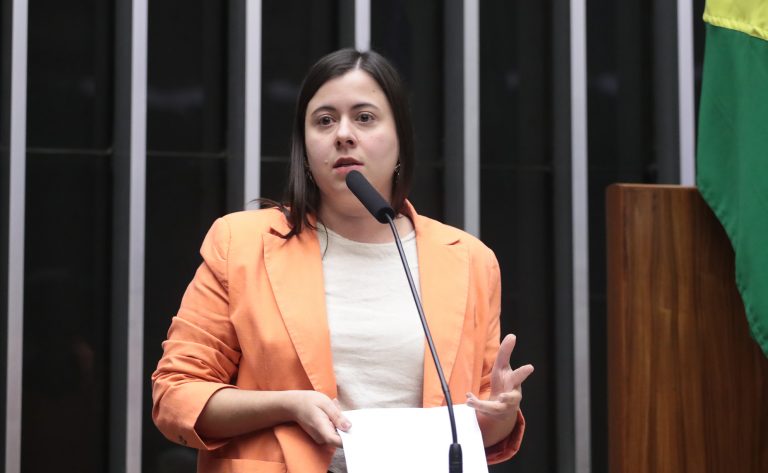 Comissão debate acesso e trabalho das mulheres na gestão da educação pública federal - Notícias