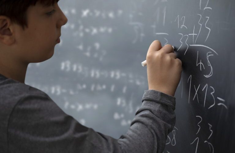Comissão debate aprendizagem de matemática e novo Plano Nacional de Educação - Notícias