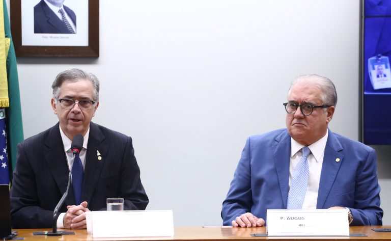Comissão debate regulamentação do trabalho de transporte e entrega por aplicativo - Notícias