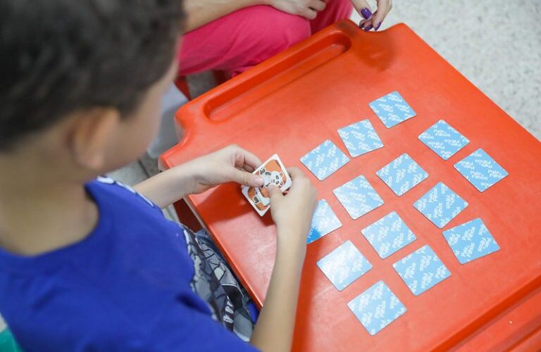 Comissão debate serviços para pessoas com autismo e regulamentação da profissão de analista do comportamento - Notícias