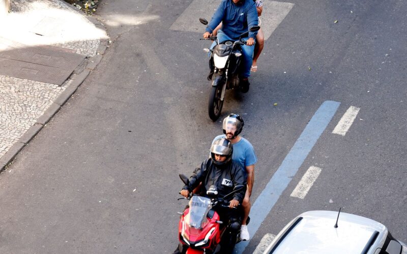 Conheça dez cuidados para uma viagem de moto mais segura