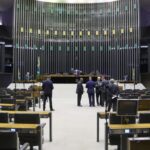 Deputados aprovam urgência para projeto sobre proteção de crianças em ambiente digital; acompanhe – Notícias