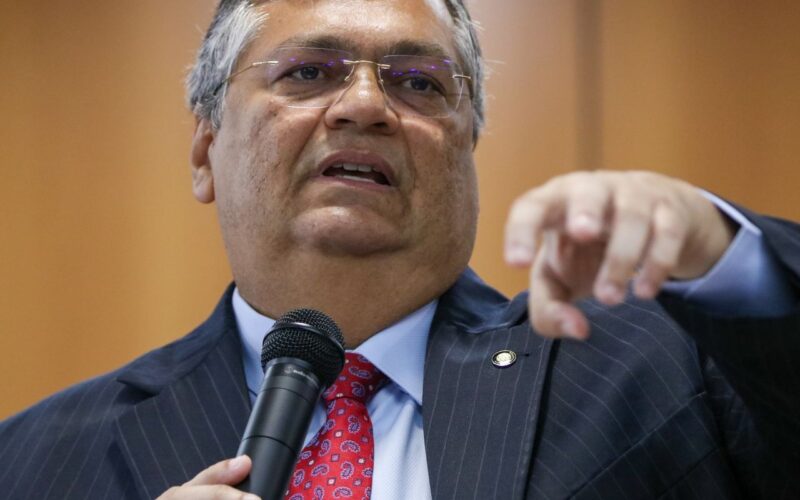 Dino diz que STF não pode ceder a coações, chantagens e ameaças