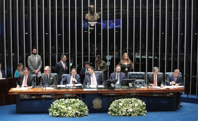 Em discurso de homenagem ao Grupo Globo, Motta defende democracia e direito à informação - Notícias
