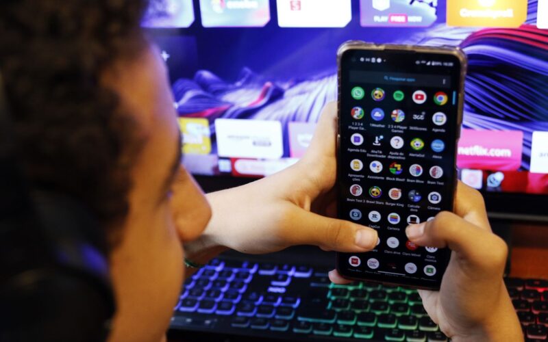 Especialistas alertam que crianças não podem ser "produto" das redes