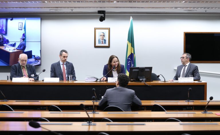 Especialistas divergem sobre viabilidade de indicador para investimentos na educação - Notícias