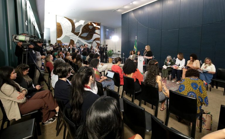 Estudos trazem novos dados sobre violência de gênero na política - Notícias