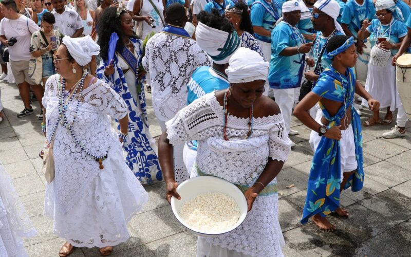 Fortaleza celebra Dia de Iemanjá com festejos pela cidade