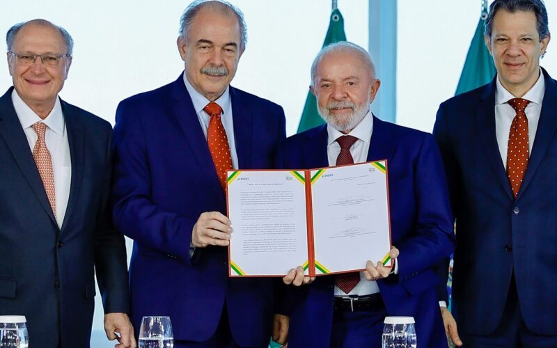 Governo anuncia R$ 12 bi de crédito para inovação da indústria 4.0