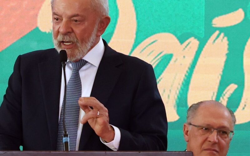 Governo anuncia R$ 30 bi em crédito para setores afetados por tarifaço