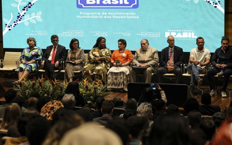 Governo lança programa de acolhimento a repatriados e deportados