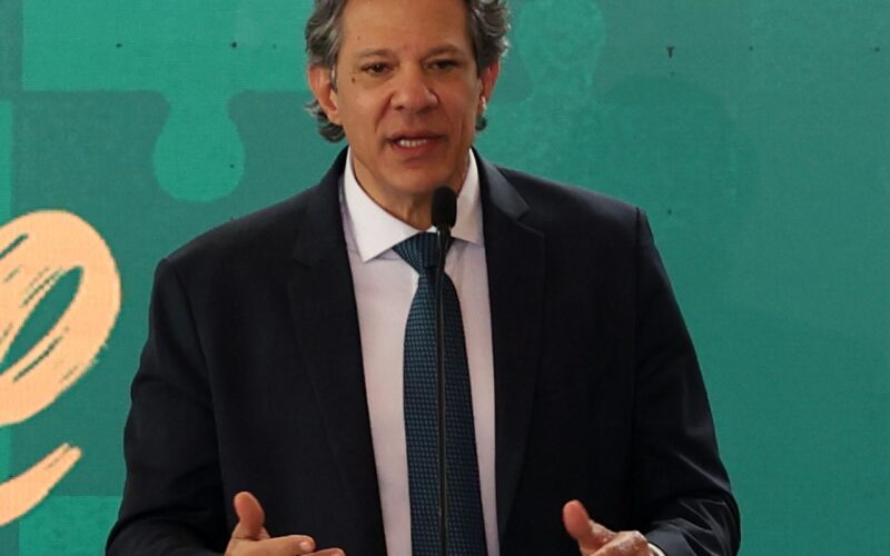 Haddad entrega hoje a Lula plano contra efeitos do tarifaço dos EUA