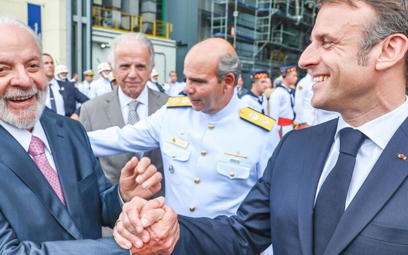 Lula e Macron se comprometem a mais diálogo para acordo Mercosul-UE